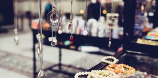 Things-to-Consider-While-Buying-Jewelry-on-architectureslab