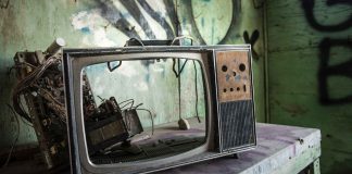 How-to-Dispose-of-Your-Old-TV-on-architectureslab